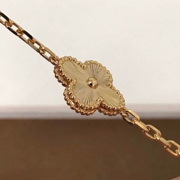 Van Cleef & Arpels. Vintage Alhambra bracelet, 5 motifs