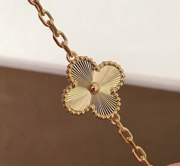 Van Cleef & Arpels. Vintage Alhambra bracelet, 5 motifs