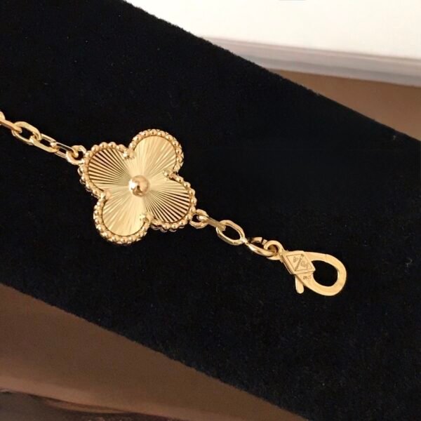 Van Cleef & Arpels. Vintage Alhambra bracelet, 5 motifs