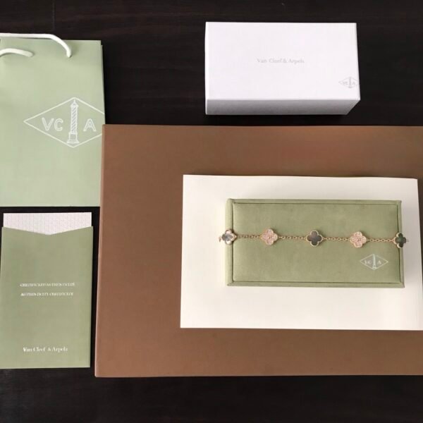 微信图片_20260111215301_296_4 Van Cleef & Arpels. Spring Blooms Alhambra 5 motifs