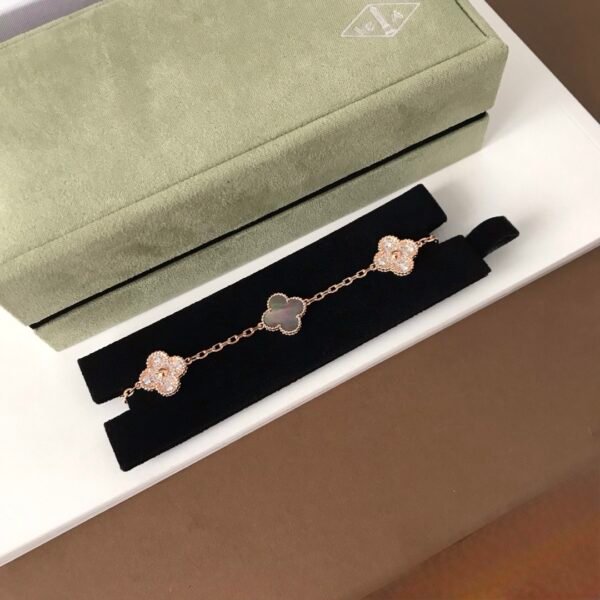 微信图片_20260111215303_297_4 Van Cleef & Arpels. Spring Blooms Alhambra 5 motifs