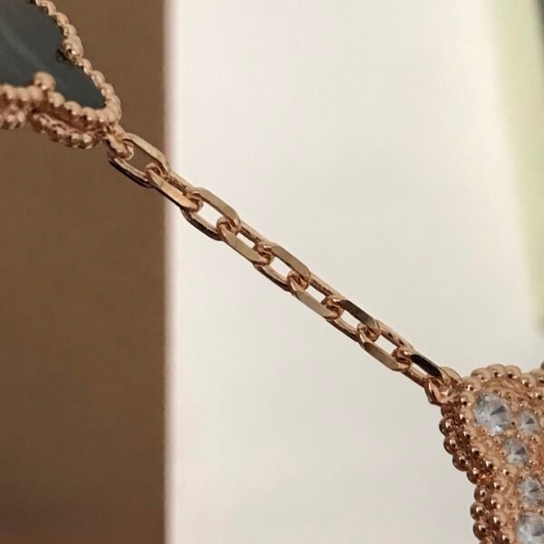 微信图片_20260111215316_302_4 Van Cleef & Arpels. Spring Blooms Alhambra 5 motifs