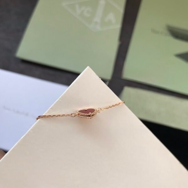 Van Cleef & Arpels. Sweet Hearts bracelet