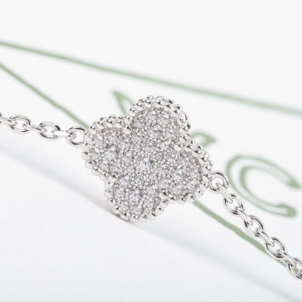 Van Cleef & Arpels. Magic Alhambra bracelet, 5 motifs