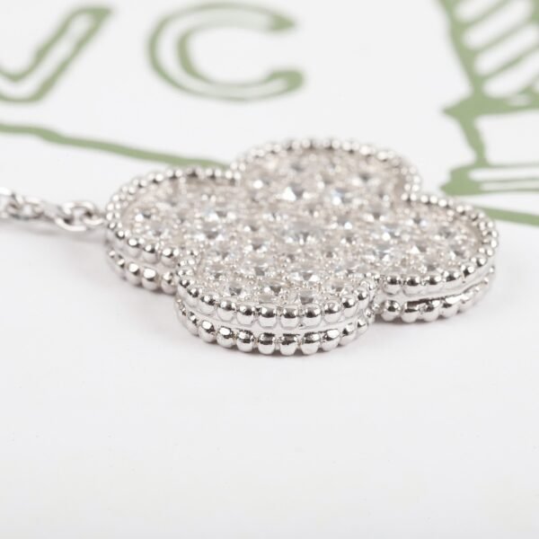 Van Cleef & Arpels. Magic Alhambra bracelet, 5 motifs