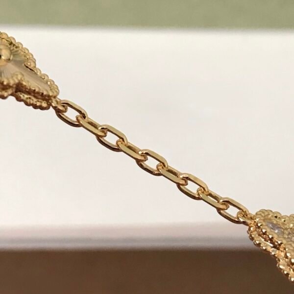 微信图片_20260114225521_359_4 Van Cleef & Arpels. Vintage Alhambra bracelet, 5 motifs