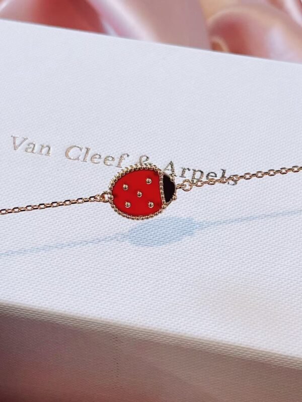 Van Cleef & Arpels. Lucky Spring bracelet, closed wings ladybug