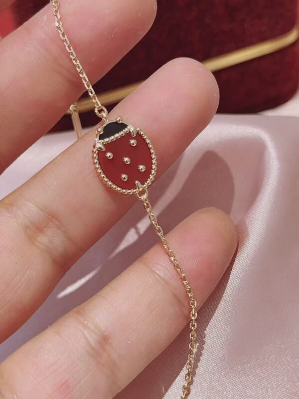 Van Cleef & Arpels. Lucky Spring bracelet, closed wings ladybug