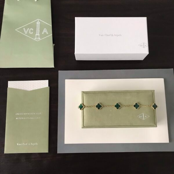 微信图片_20260116010122_371_4 Van Cleef & Arpels. Vintage Alhambra bracelet, 5 motifs