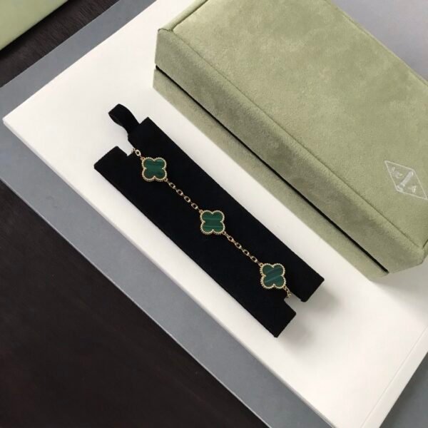 微信图片_20260116010124_372_4 Van Cleef & Arpels. Vintage Alhambra bracelet, 5 motifs