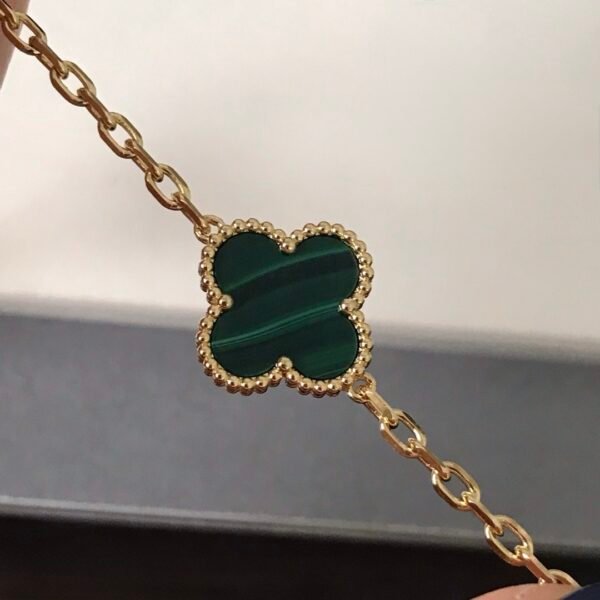 微信图片_20260116010127_374_4 Van Cleef & Arpels. Vintage Alhambra bracelet, 5 motifs