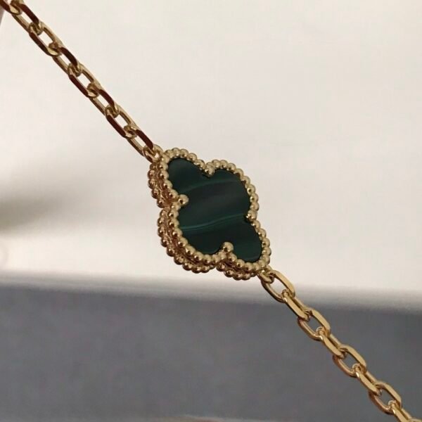 微信图片_20260116010129_375_4 Van Cleef & Arpels. Vintage Alhambra bracelet, 5 motifs