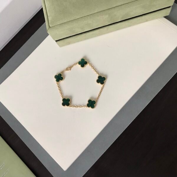 微信图片_20260116010135_379_4 Van Cleef & Arpels. Vintage Alhambra bracelet, 5 motifs