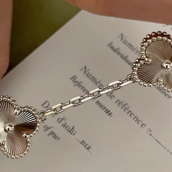 微信图片_20260116155747_387_4 Van Cleef & Arpels. Vintage Alhambra bracelet, 5 motifs