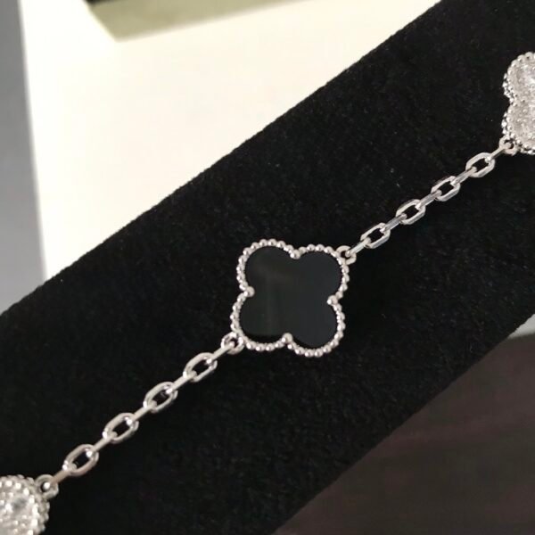 微信图片_20260116200552_400_4 Van Cleef & Arpels. Vintage Alhambra bracelet, 5 motifs