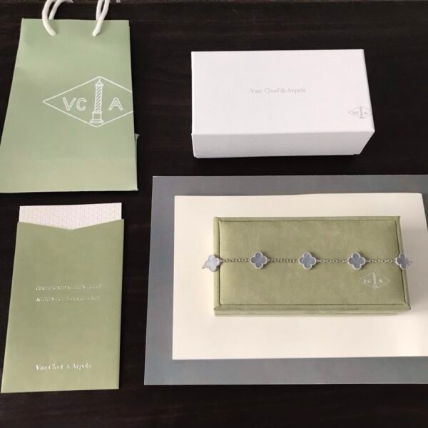 Van Cleef & Arpels. Vintage Alhambra bracelet, 5 motifs