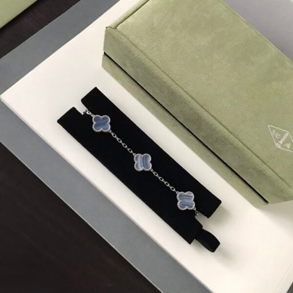 Van Cleef & Arpels. Vintage Alhambra bracelet, 5 motifs