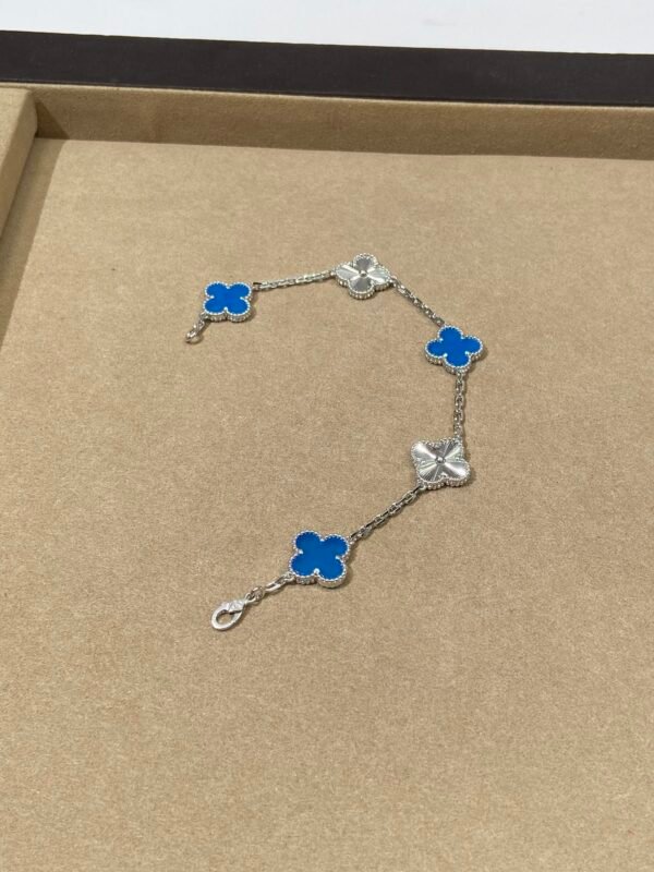Van Cleef & Arpels. Spring Blooms Alhambra 5 motifs