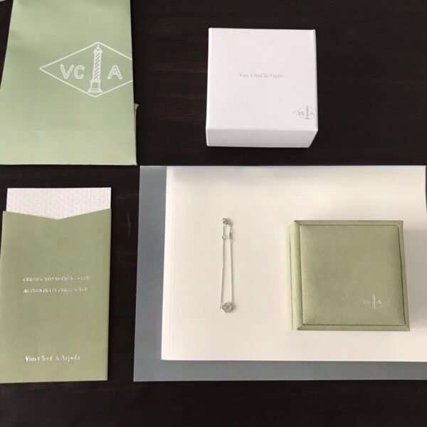 Van Cleef & Arpels. Sweet Alhambra bracelet