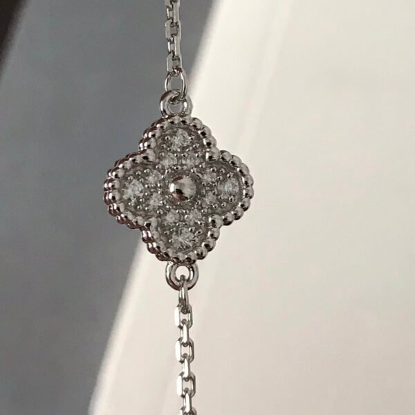 Van Cleef & Arpels. Sweet Alhambra bracelet